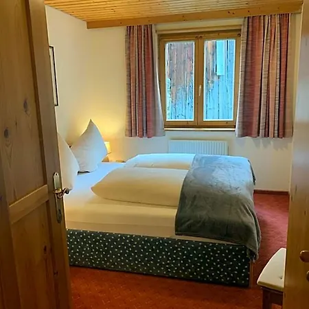 Am Burgsee Lodge *